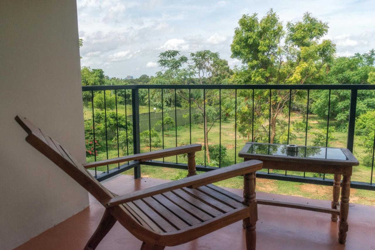 Nice Place Resort ダンブッラ エクステリア 写真